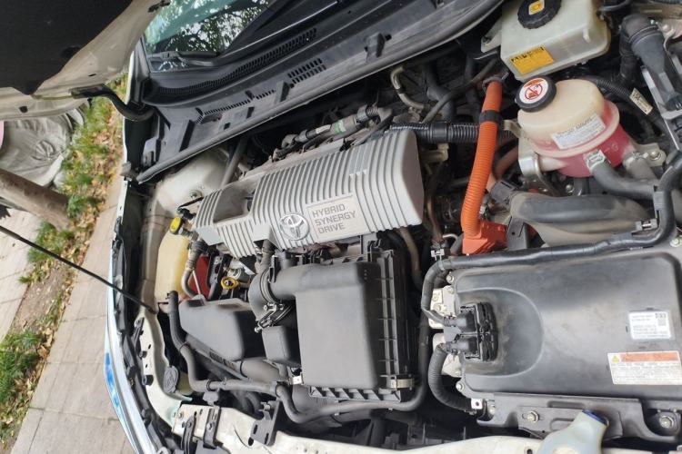 Used Toyota Corolla 2017 Revised Dual-Engine 1.8L E-CVT Elite Edition Engine Bay