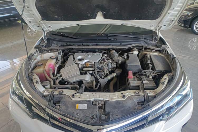 Used Toyota Corolla 2017 Revised Version 1.2T S-CVT GL Engine Bay