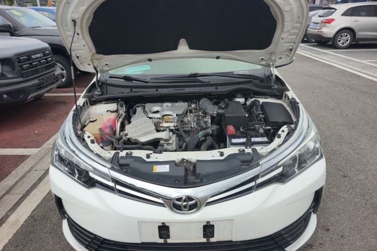 Used Toyota Corolla 2017 Revised Version 1.2T Manual GL Engine Bay
