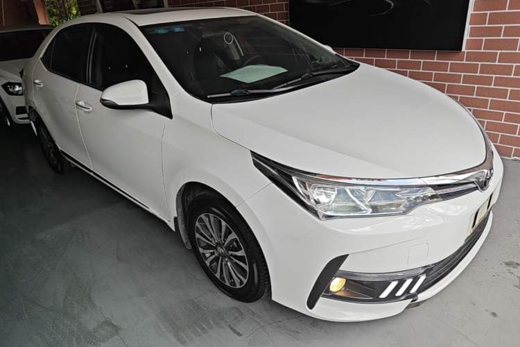 Used Toyota Corolla 2017 Revised Version 1.2T S-CVT GL-i Exterior 1