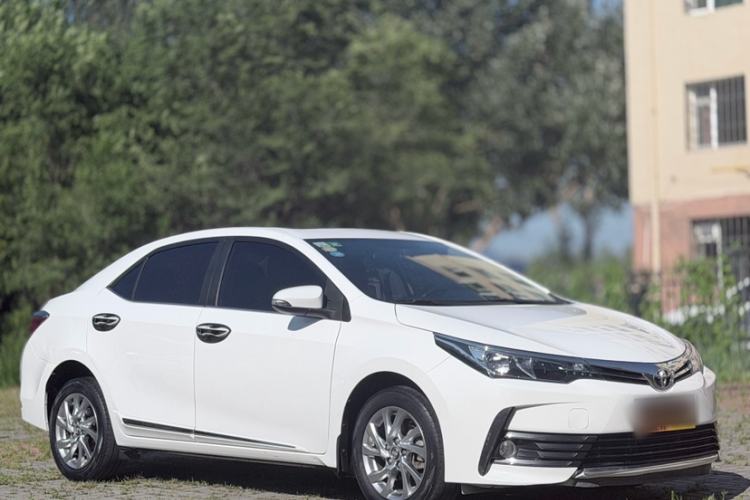 Used Toyota Corolla 2017 Revised Version 1.2T S-CVT GL-i Leather Edition Exterior 1