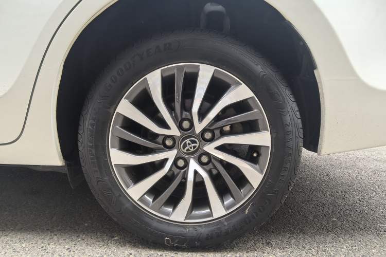 Used Toyota Corolla 2017 Revised Dual-Engine 1.8L E-CVT Leading Edition Exterior 10