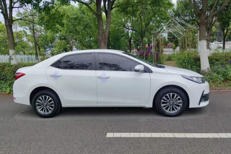 Used Toyota Corolla 2017 Revised Version 1.2T S-CVT GL Exterior 12