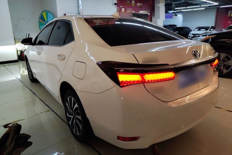 Used Toyota Corolla 2017 Revised Dual-Engine 1.8L E-CVT Elite Edition Exterior 2