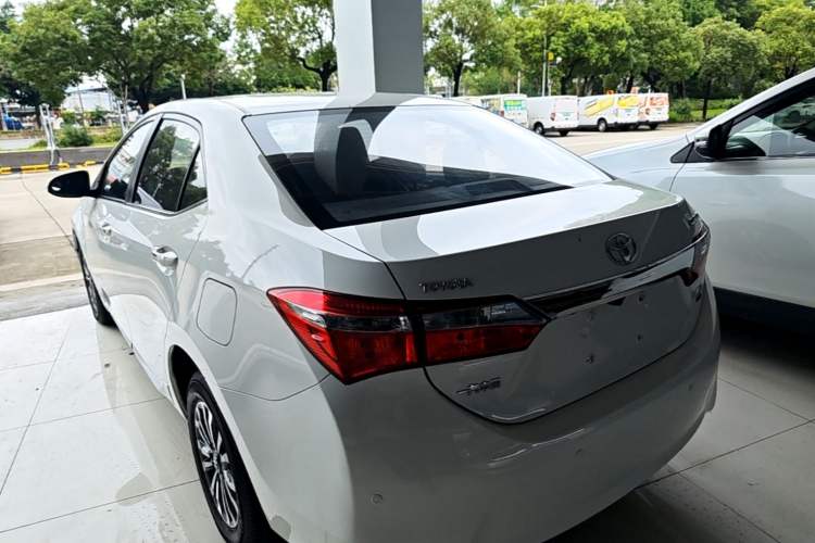 Used Toyota Corolla 2017 Revised Version 1.2T S-CVT GL-i Exterior 2