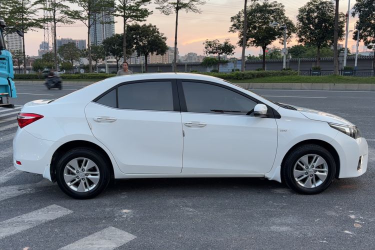 Used Toyota Corolla 2017 1.6L CVT GL Exterior 2