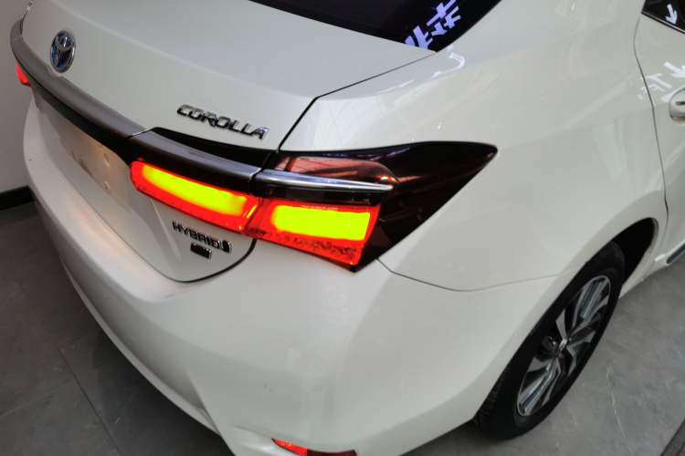 Used Toyota Corolla 2017 Revised Dual-Engine 1.8L E-CVT Elite Edition Exterior 2