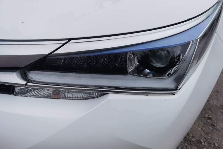 Used Toyota Corolla 2017 Revised Dual-Engine 1.8L E-CVT Leading Edition Exterior 2