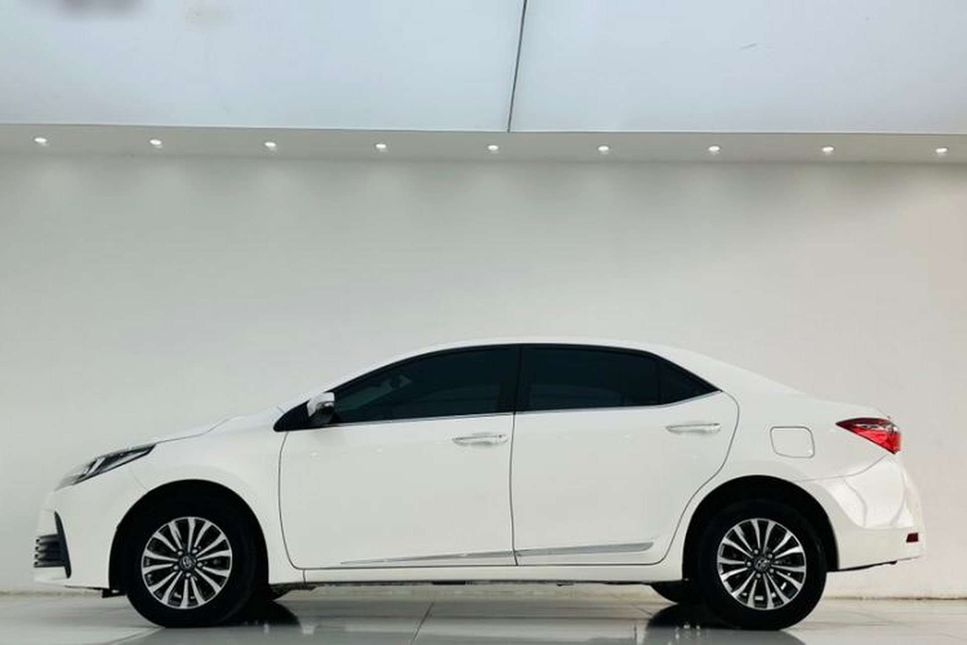 Used Toyota Corolla 2017 Revised Version 1.2T S-CVT GL-i Exterior 2