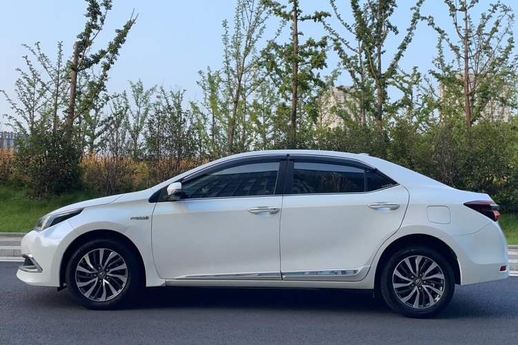 Used Toyota Corolla 2017 Revised Dual-Engine 1.8L E-CVT Elite Edition Exterior 2