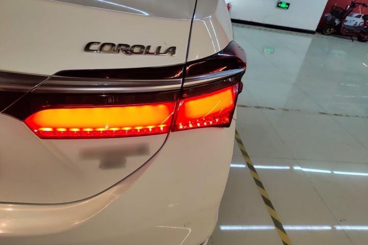 Used Toyota Corolla 2017 Revised Dual-Engine 1.8L E-CVT Elite Edition Exterior 3