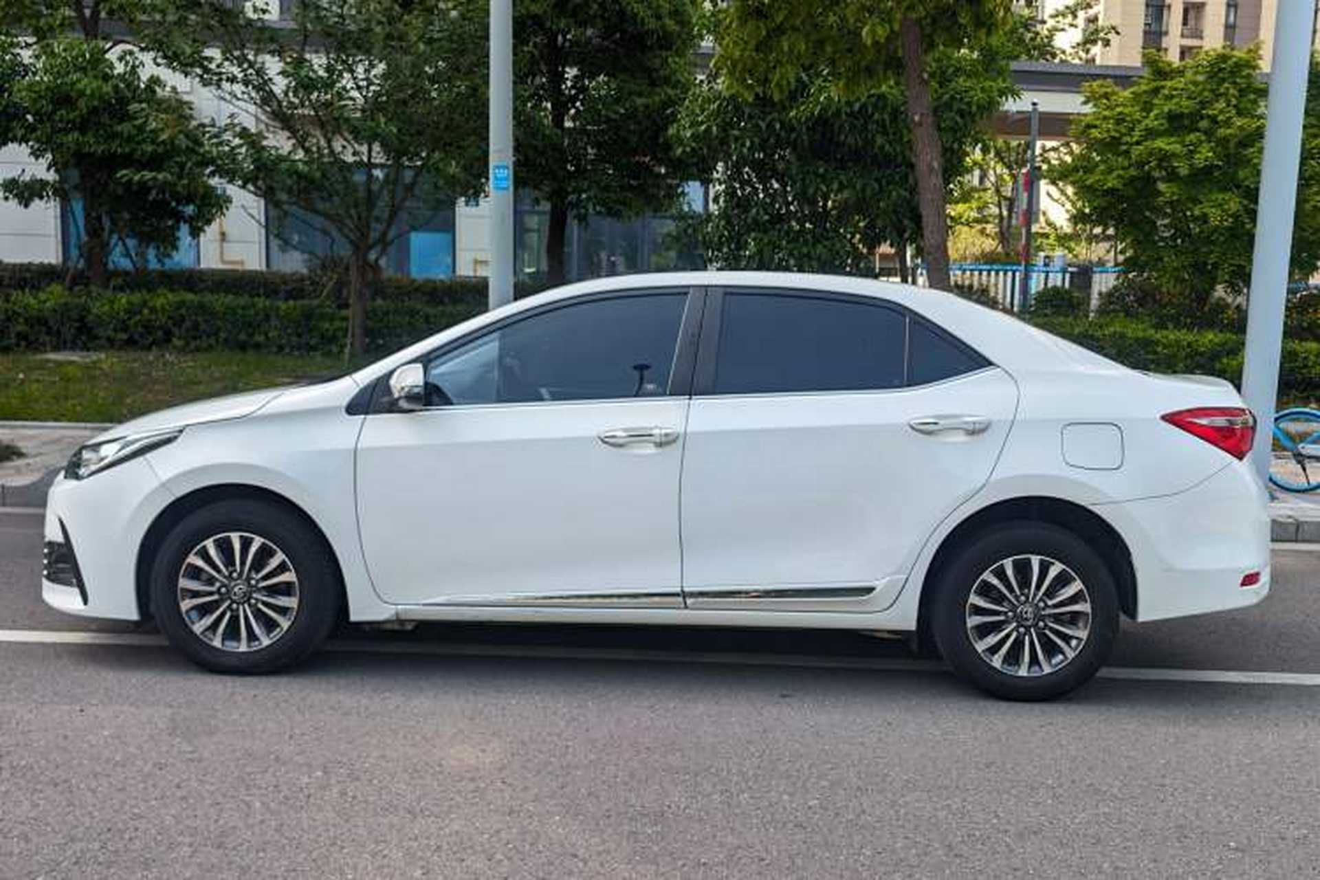 Used Toyota Corolla 2017 Revised Version 1.2T S-CVT GL-i Exterior 3