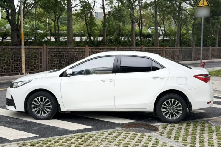 Used Toyota Corolla 2017 Revised Version 1.2T S-CVT GL Exterior 3