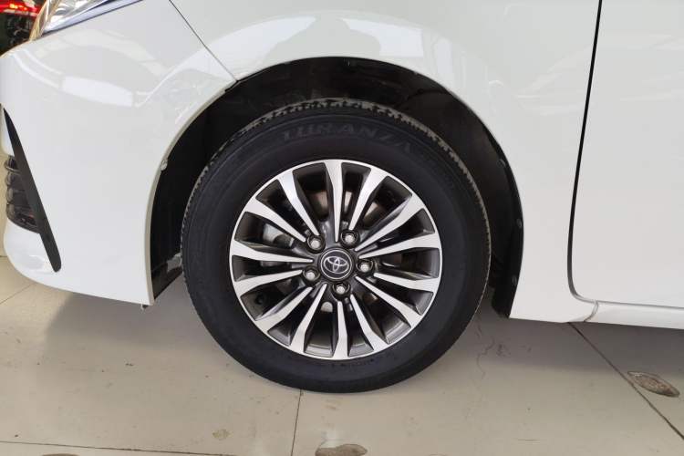 Used Toyota Corolla 2017 Revised Version 1.2T S-CVT GL Exterior 3