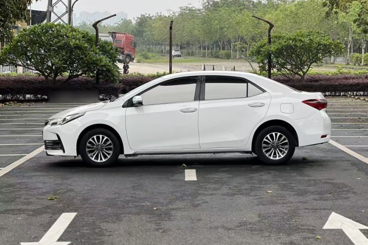 Used Toyota Corolla 2017 Revised Version 1.2T S-CVT GL Exterior 3