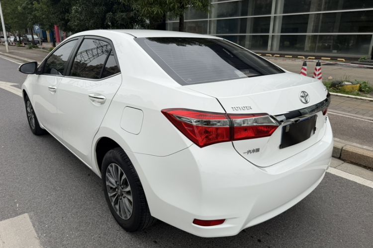 Used Toyota Corolla 2017 Revised Version 1.2T S-CVT GL Exterior 3