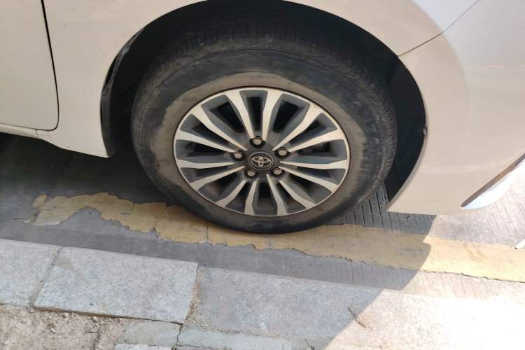 Used Toyota Corolla 2017 1.2T CVT GL Exterior 4