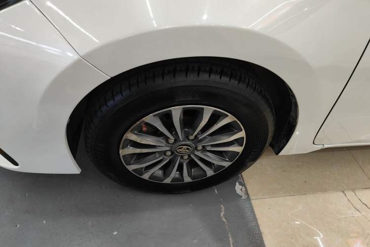 Used Toyota Corolla 2017 Revised Version 1.2T S-CVT GL Exterior 4