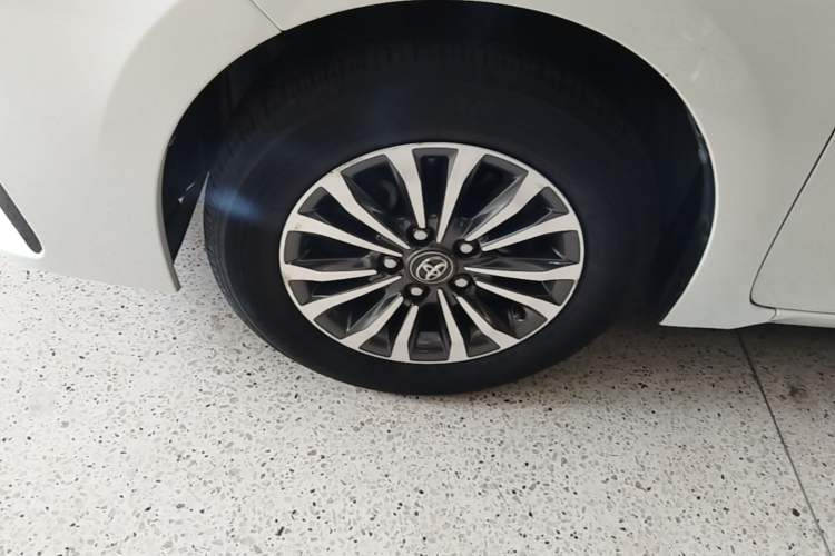 Used Toyota Corolla 2017 Revised Version 1.2T S-CVT GL Exterior 4