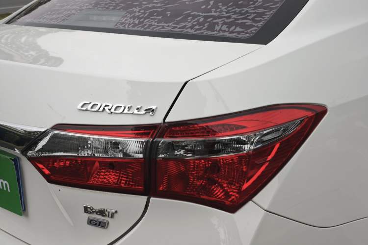 Used Toyota Corolla 2017 Revised Version 1.2T S-CVT GL Exterior 4