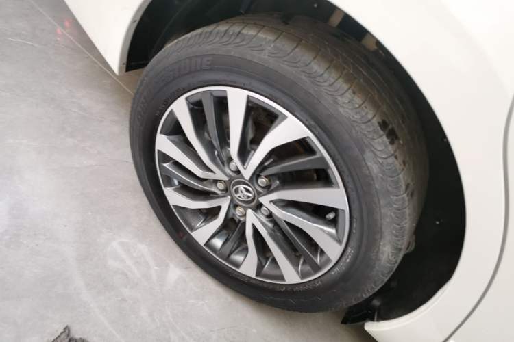 Used Toyota Corolla 2017 Revised Dual-Engine 1.8L E-CVT Elite Edition Exterior 4