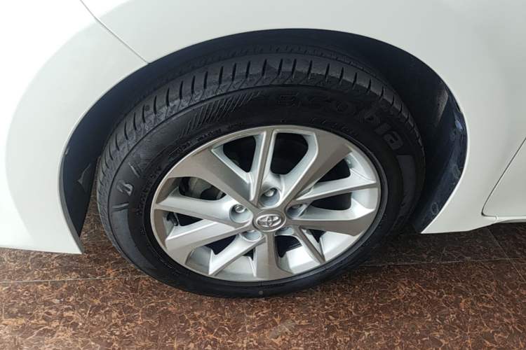 Used Toyota Corolla 2017 1.2T CVT GL-i Leather Edition Exterior 4