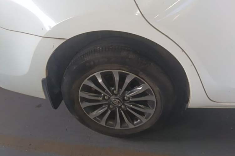Used Toyota Corolla 2017 Revised Version 1.2T S-CVT GL Exterior 5