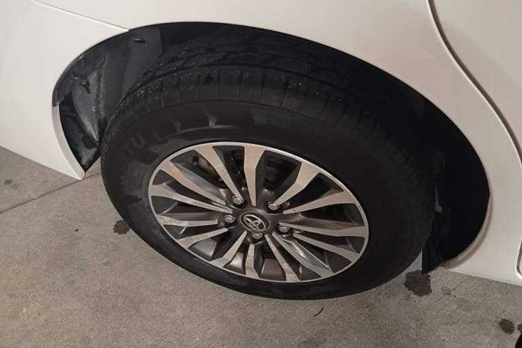 Used Toyota Corolla 2017 Revised Version 1.2T S-CVT GL Exterior 5
