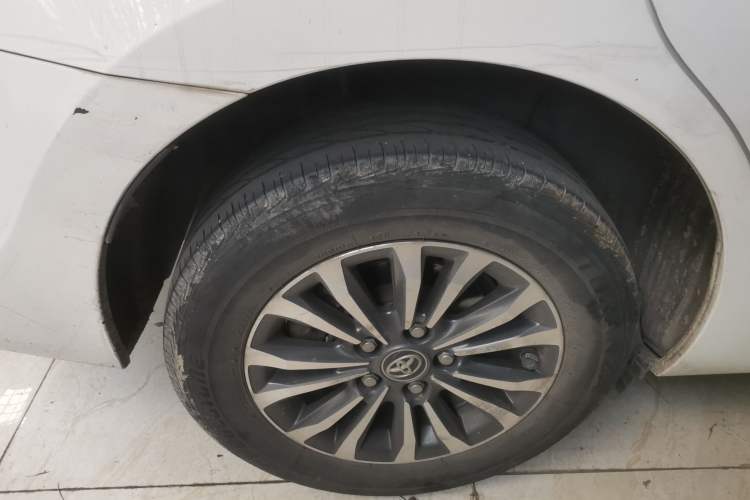 Used Toyota Corolla 2017 Revised Version 1.2T S-CVT GL Exterior 5