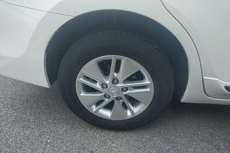 Used Toyota Corolla 2017 1.2T CVT GL-i Exterior 5