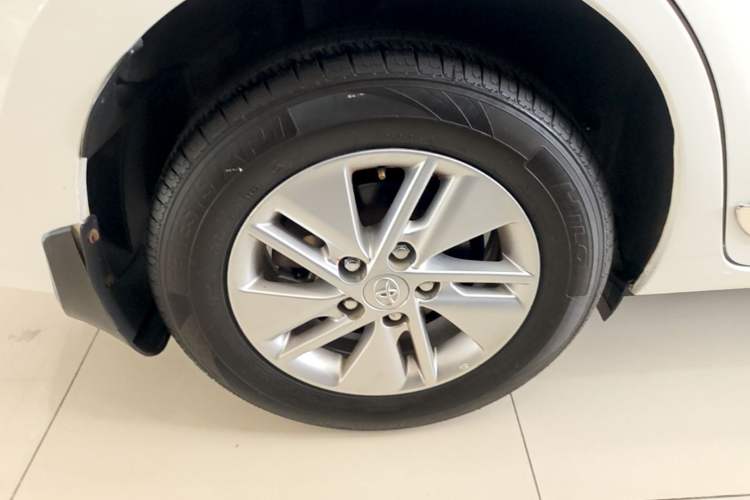 Used Toyota Corolla 2017 1.6L CVT GL Exterior 5