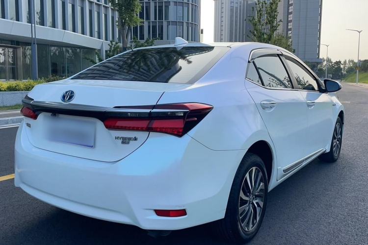 Used Toyota Corolla 2017 Revised Dual-Engine 1.8L E-CVT Elite Edition Exterior 5