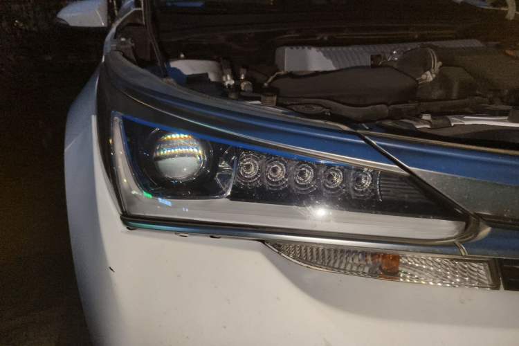 Used Toyota Corolla 2017 Revised Dual-Engine 1.8L E-CVT Leading Edition Exterior 6