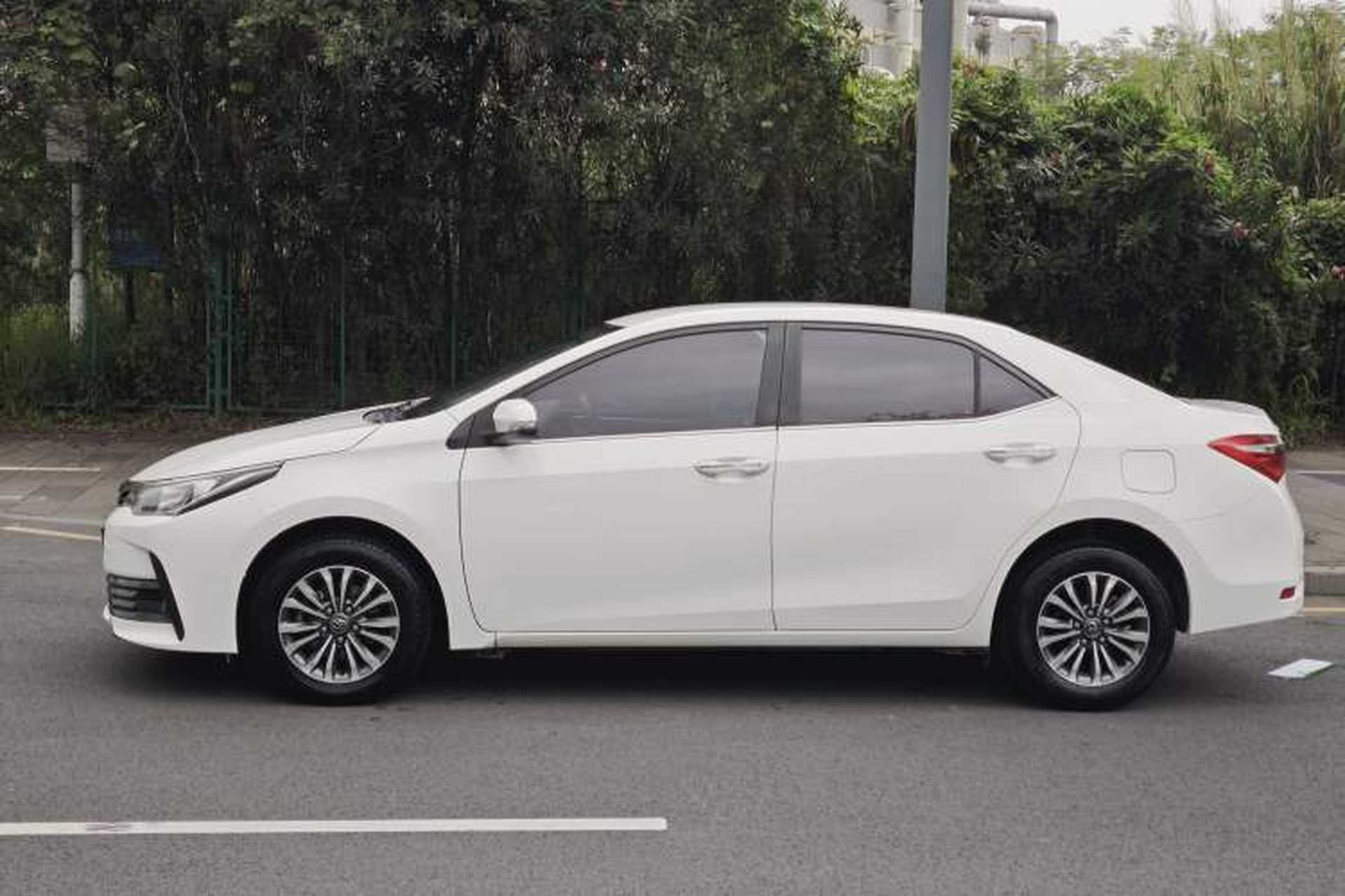 Used Toyota Corolla 2017 Revised Version 1.2T S-CVT GL Exterior 6
