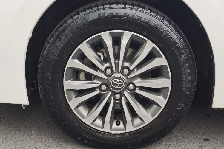 Used Toyota Corolla 2017 Revised Version 1.2T S-CVT GL Exterior 8