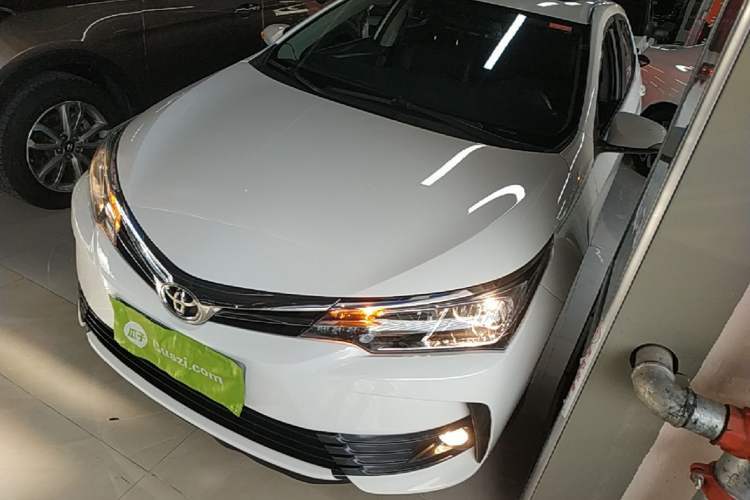 Used Toyota Corolla 2017 Revised Version 1.2T Manual GL-i Guazi used car, China used car export, Used car for sale, Used cars, Cheapest cars for sale