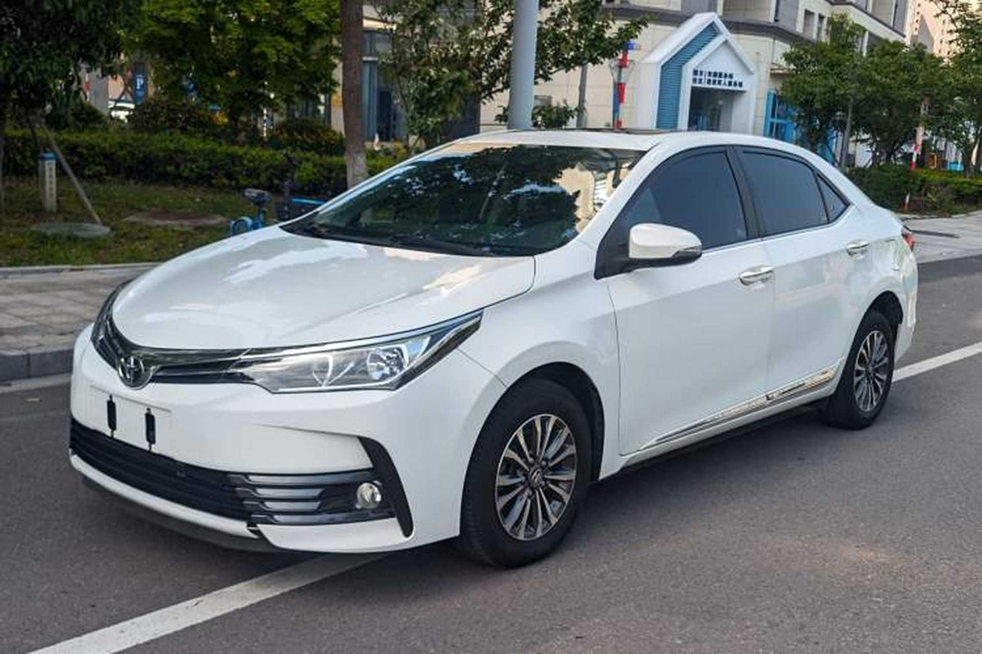 Used Toyota Corolla 2017 Revised Version 1.2T S-CVT GL-i Front Left 45 Deg