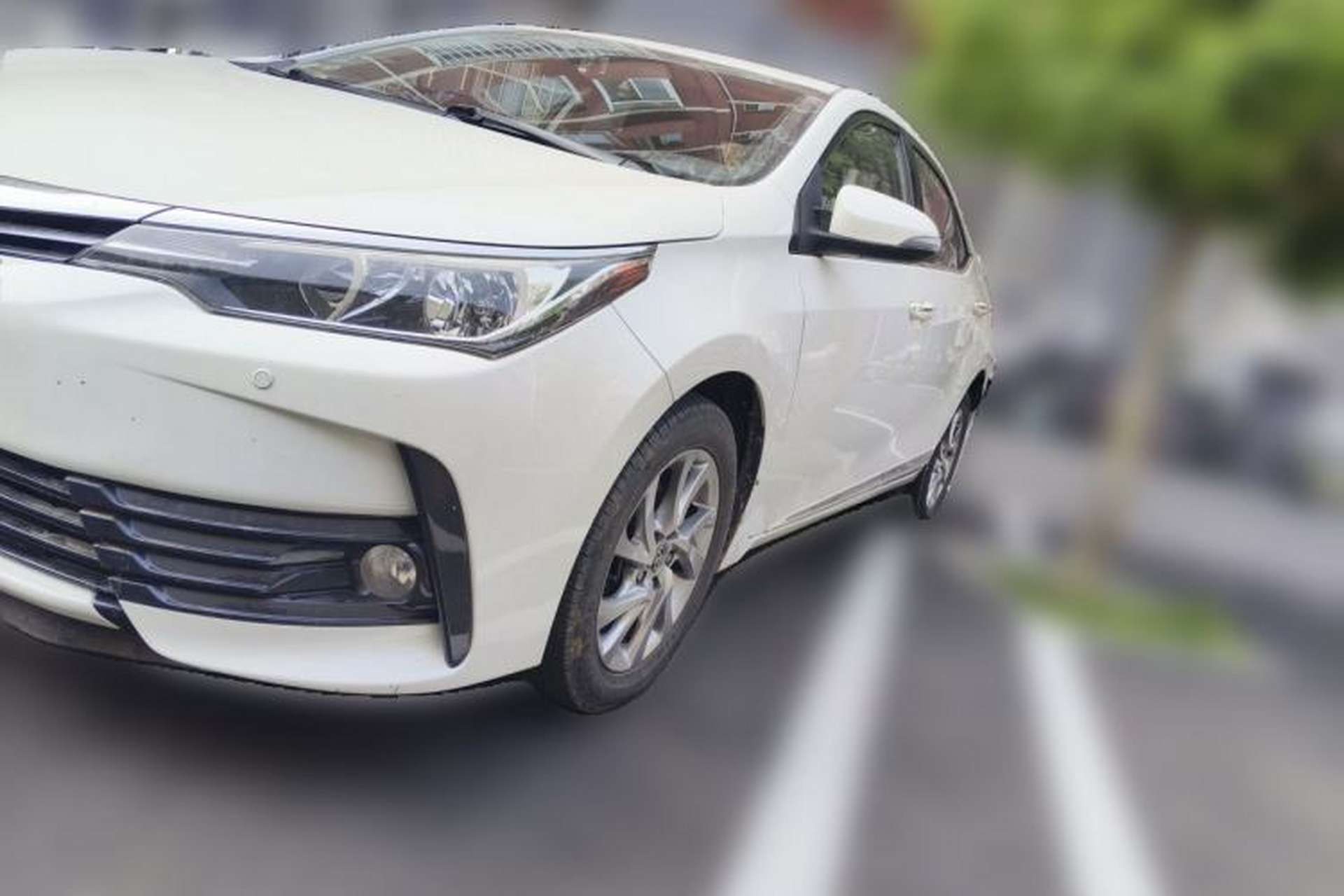 Used Toyota Corolla 2017 1.2T CVT GL-i Leather Edition Front Left 45 Deg