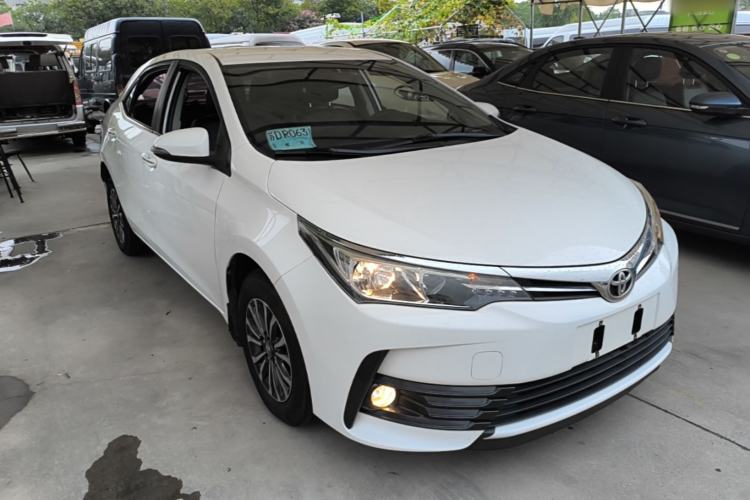 Used Toyota Corolla 2017 Revised Version 1.2T S-CVT GL Front Right 45 Deg