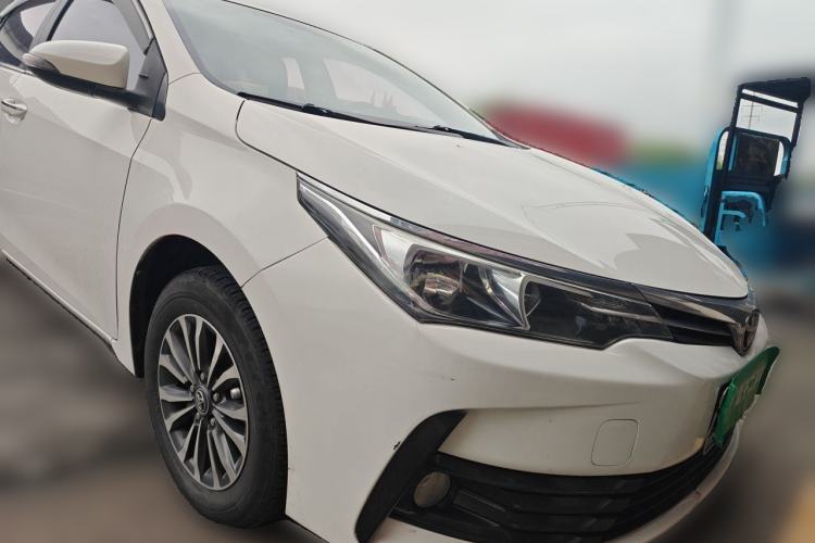 Used Toyota Corolla 2017 Revised Version 1.2T S-CVT GL Front Right 45 Deg