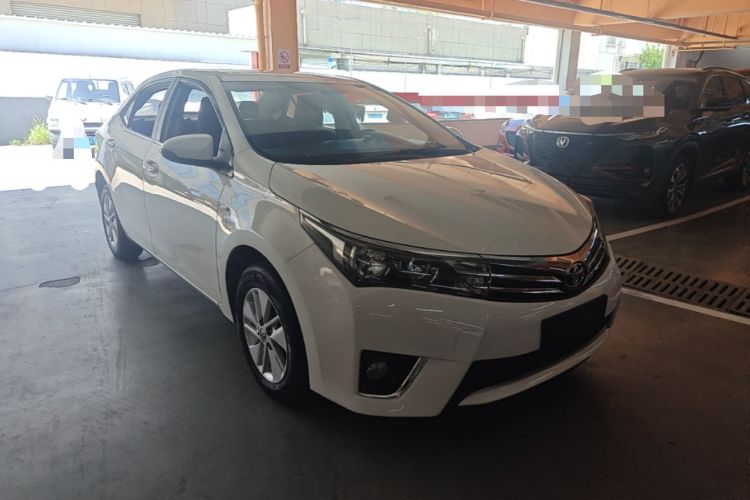 Used Toyota Corolla 2017 1.6L CVT GL Front Right 45 Deg