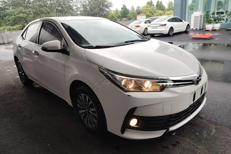 Used Toyota Corolla 2017 Revised Version 1.2T S-CVT GL Front Right 45 Deg