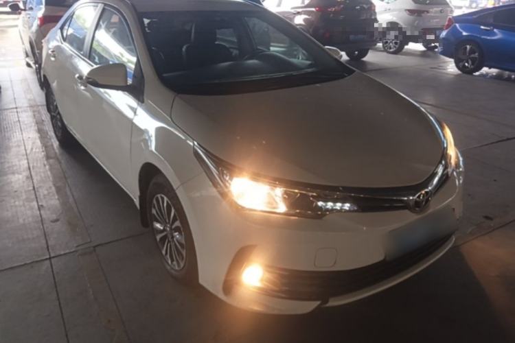 Used Toyota Corolla 2017 Revised Version 1.2T S-CVT GL Front Right 45 Deg