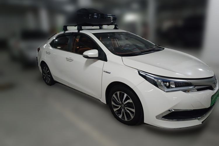 Used Toyota Corolla 2017 Revised Dual-Engine 1.8L E-CVT Leading Edition Front Right 45 Deg