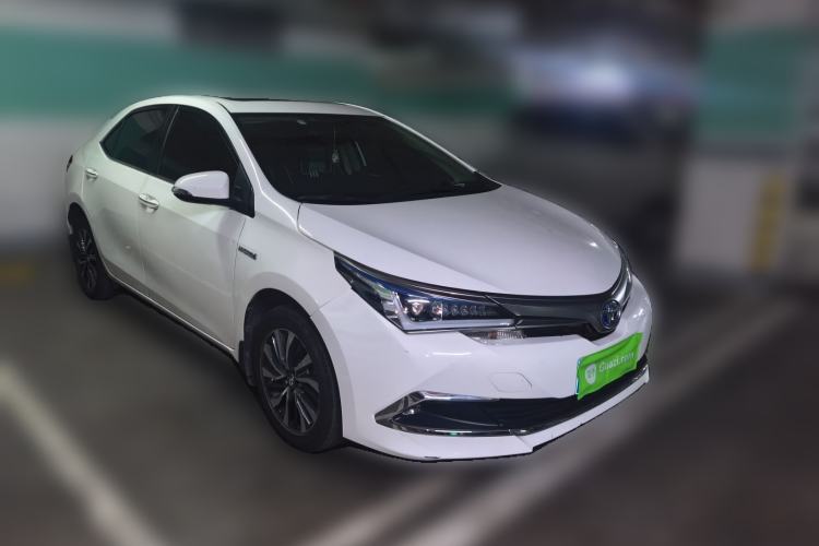 Used Toyota Corolla 2017 Revised Dual-Engine 1.8L E-CVT Leading Edition Front Right 45 Deg
