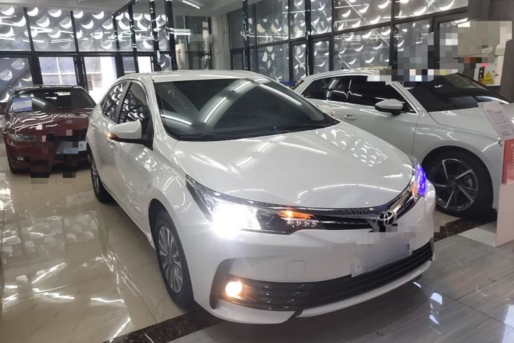 Used Toyota Corolla 2017 Revised Version 1.2T S-CVT GL Front Right 45 Deg