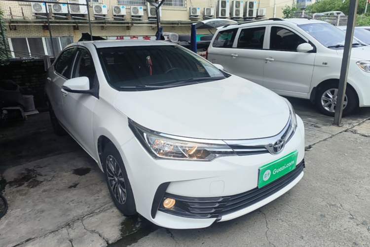 Used Toyota Corolla 2017 Revised Version 1.2T S-CVT GL Front Right 45 Deg