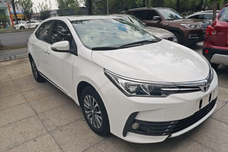 Used Toyota Corolla 2017 Revised Version 1.2T S-CVT GL-i Front Right 45 Deg