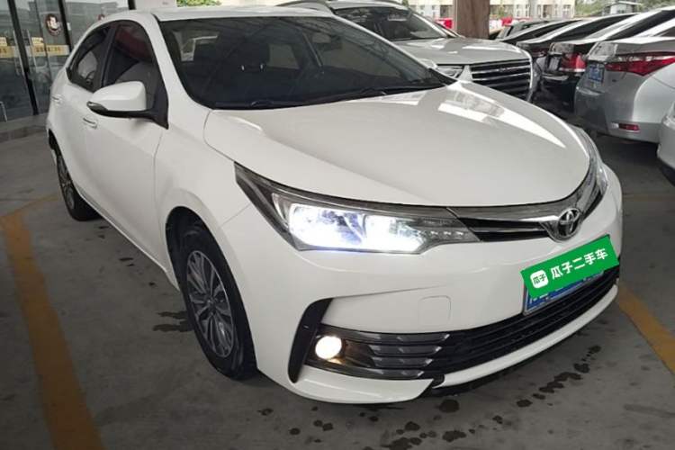 Used Toyota Corolla 2017 Revised Version 1.2T S-CVT GL Front Right 45 Deg
