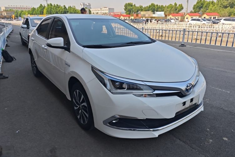 Used Toyota Corolla 2017 Revised Dual-Engine 1.8L E-CVT Leading Edition Front Right 45 Deg